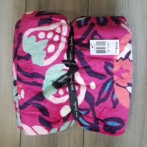 NWT Vera Bradley Bloom Berry Throw Blanket 80 x 50